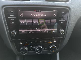 Skoda Octavia 1.6 TDI DSG KLIMA NAVI AHK SITZHEIZUNG picture 19