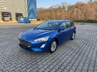 krockskadad bil auto Ford Focus 1.0 Ecoboost Titanium Klima Navi 2019/2