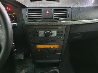 Salvage car Opel Meriva X03 Temptation 1.6 16v 2007/8