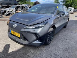 Auto da rottamare MG 4 Electric, Hatchback, 2022 Comfort, Luxury 64 kWh 2023/11