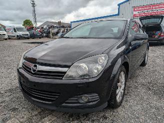 Coche siniestrado Opel Astra GTC 1.6 2006/5
