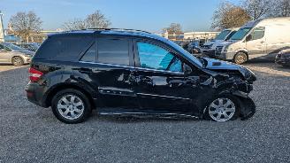 Mercedes M-klasse ML 350 CDI 4Matic picture 4