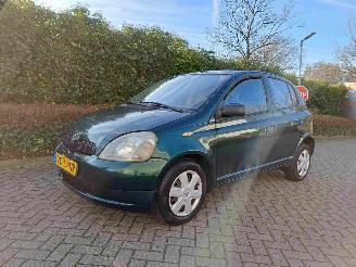 Coche accidentado Toyota Yaris 1.0-16V VVT-i Sol  5drs airco 2002/8