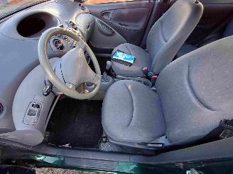 Toyota Yaris 1.0-16V VVT-i Sol  5drs airco picture 9