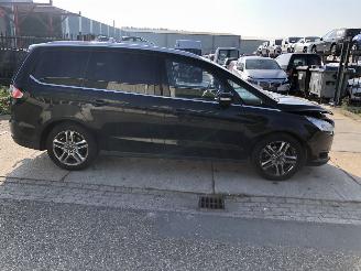 Coche accidentado Ford Galaxy 2.0i 177kW E6 Aut. 7 Zits 2017/5