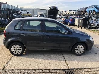 Auto incidentate Volkswagen Polo 14i 16v 5 drs AIRCO 2005/11