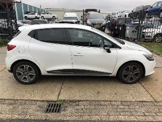 Auto incidentate Renault Clio 15dci 66kW E6 Night & Day 2015/12