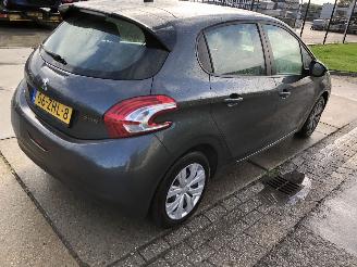 Peugeot 208 1.2i 60kW E5 airco navi picture 4
