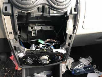 Dacia Sandero 12i 16v 55kW picture 8