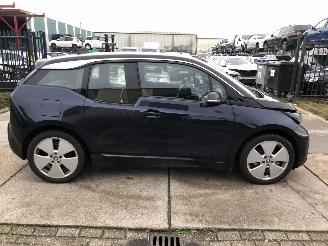 damaged passenger cars BMW i3  2019/6