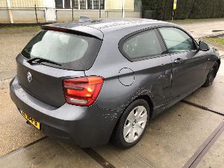 BMW 1-serie 114i 75kW E5 picture 4
