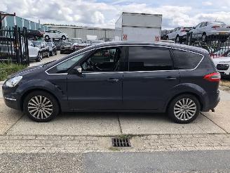Damaged car Ford S-Max 1.6i 118kW 7 persoons 2016/1