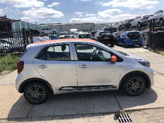 skadebil auto Kia Picanto 1.0 MPI ComfortPlusLine 2020/9