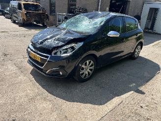 Salvage car Peugeot 208  2016/4
