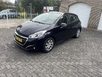 uszkodzony samochody osobowe Peugeot 208 1.2 puretech weinig km !! 2016/8