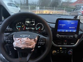 Ford Fiesta  picture 14