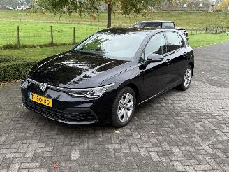 Schadeauto Volkswagen Golf 1.5 TSI Life Business 2023/5