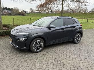 Schadeauto Hyundai Kona EV 64 kWh 2021/12