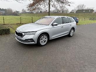 Coche accidentado Skoda Octavia 2.0 TDI Automaat 2021/10