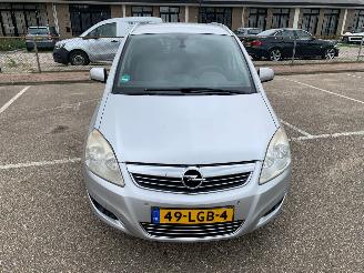 skadebil auto Opel Zafira 1.8 COSMO 7 PERS 2010/4