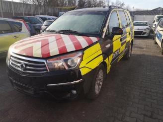 Coche siniestrado Ssang yong Rodius Rodius, MPV, 2005 2.0 e-200 Xdi 16V 4WD 2015