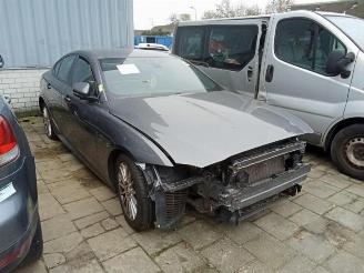 demontáž osobní automobily Jaguar XE XE, Sedan, 2015 2.0d 180 16V 2015/8