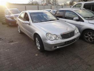 Coche siniestrado Mercedes C-klasse C (W203), Sedan, 2000 / 2007 1.8 C-180K 16V 2005/4