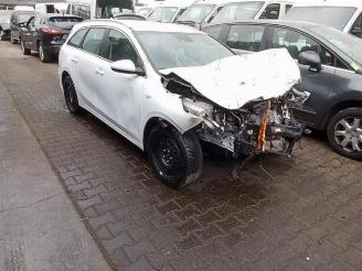 Salvage car Kia Cee d Ceed Sportswagon (CDF), Combi 5-drs, 2018 1.6 CRDi 16V 115 Eco-Dynamics+ 2024