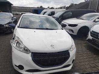 Salvage car Peugeot 208 208 I (CA/CC/CK/CL), Hatchback, 2012 / 2019 1.0 Vti 12V PureTech 2015