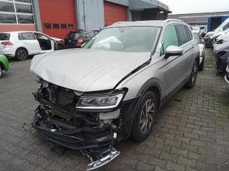 Vrakbiler auto Volkswagen Tiguan Tiguan (AD1), SUV, 2016 / 2024 2.0 TDI 16V BlueMotion Technology SCR 2018/4