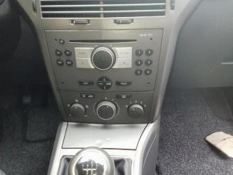 Opel Astra Astra H (L48), Hatchback 5-drs, 2004 / 2014 1.6 16V Twinport picture 5