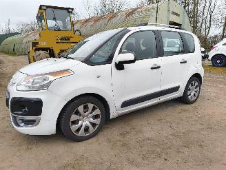 Coche siniestrado Citroën C3 picasso 1.4 VTi Aura 2009/7