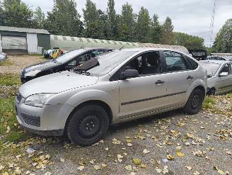 Coche siniestrado Ford Focus 1.6-16V Champion 2006/4