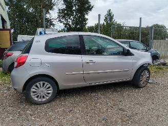 Dezmembrări autoturisme Renault Clio 1.2 Collection 2010/10
