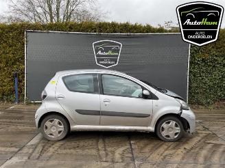 Coche siniestrado Toyota Aygo Aygo (B10), Hatchback, 2005 / 2014 1.0 12V VVT-i 2012/2