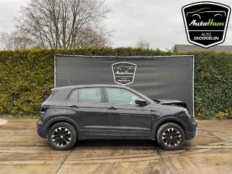 Coche siniestrado Volkswagen T-Cross T-Cross, SUV, 2018 1.0 TSI 95 12V 2020