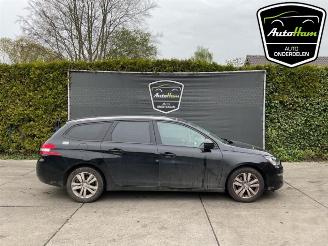 Coche siniestrado Peugeot 308 308 SW (L4/L9/LC/LJ/LR), Combi 5-drs, 2014 / 2021 1.2 12V e-THP PureTech 110 2017/7