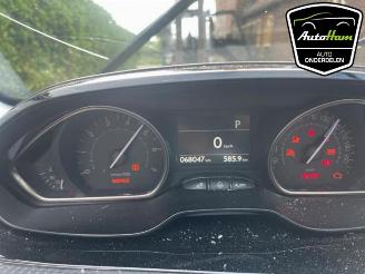 Peugeot 2008 2008 (CU), MPV, 2013 / 2019 1.2 12V e-THP PureTech 110 picture 12