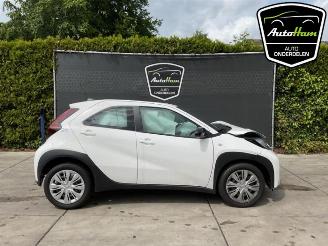 Salvage car Toyota Aygo Aygo X, Hatchback, 2022 1.0 12V VVT-i 2025/3