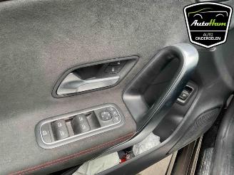 Mercedes Cla-klasse CLA (118.3), Sedan, 2019 1.3 CLA-200 Turbo 16V picture 16