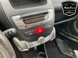 Peugeot 107 107, Hatchback, 2005 / 2014 1.0 12V picture 14