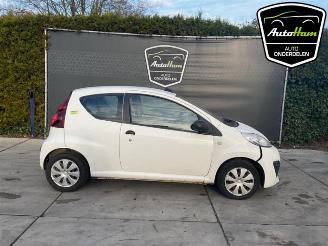 demontáž osobní automobily Peugeot 107 107, Hatchback, 2005 / 2014 1.0 12V 2012/10