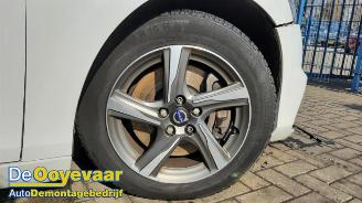 Volvo V-40 V40 (MV), Hatchback 5-drs, 2012 / 2019 2.0 D4 16V picture 3