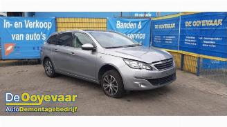 Auto da rottamare Peugeot 308 308 SW (L4/L9/LC/LJ/LR), Combi 5-drs, 2014 / 2021 1.2 12V e-THP PureTech 130 2015/3