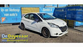 Salvage car Peugeot 208 208 I (CA/CC/CK/CL), Hatchback, 2012 / 2019 1.0 Vti 12V PureTech 2014/10