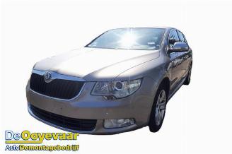 Coche siniestrado Skoda Superb Superb (3TAA), Hatchback, 2008 / 2015 1.8 TSI 16V 2010/2