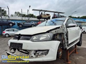 Coche siniestrado Volkswagen Polo Polo V (6R), Hatchback, 2009 / 2017 1.2 TDI 12V BlueMotion 2012/1