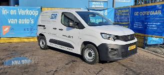 Damaged car Peugeot Partner Peugeot Partner 1.5 BlueHDi 100 S&S L1 2023/10