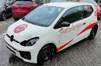 krockskadad bil auto Volkswagen Up!  2016/11
