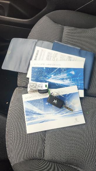 Peugeot Partner Peugeot Partner L1 Premium navi klima schiebetuhr euro6 picture 11